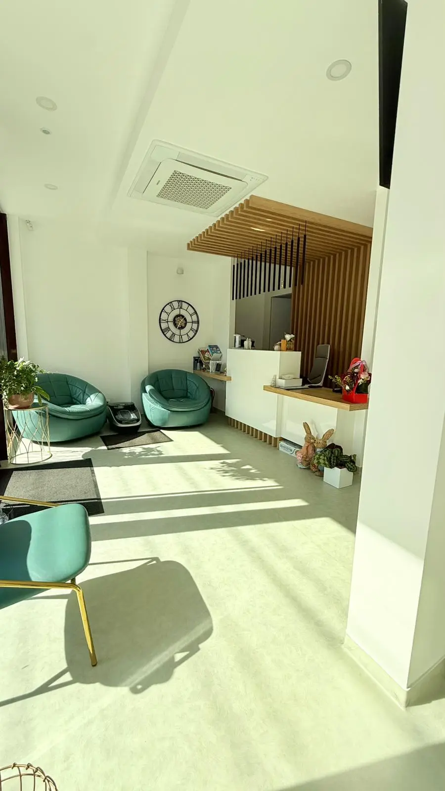 Sala de așteptare – Cabinet Smile4Life Pitești